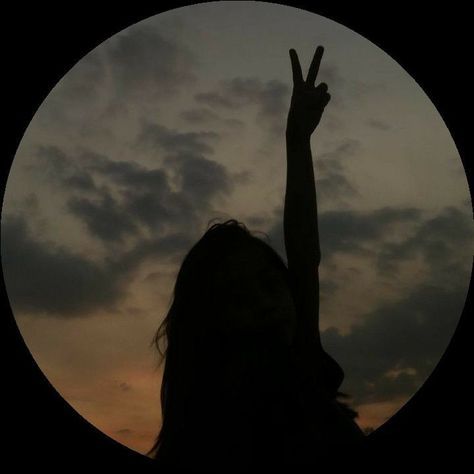 Elif D.